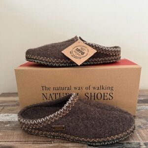 Haflinger Classic Slippers NIB 41/8 mens